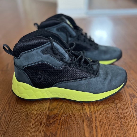 TIMBERLAND MEN'S SOLAR WAVE MID-TOP WATERPROOF HIKING SHOE - Picture 3 of 6